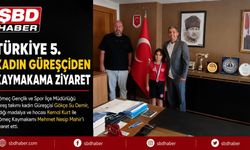 Türkiye 5.'si Kadın Güreşçiden Kaymakama Ziyaret