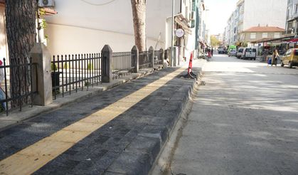 Gömeç'te Atatürk Caddesi’nde Kaldırım Düzenleme Çalışmaları Başladı