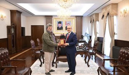 Vali Yavuz’a ULGAYAD’tan “2025 Yılın Valisi Ödülü” takdim edildi