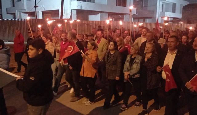 Gömeç’te Cumhuriyet Bayramı fener alayı