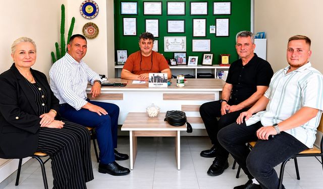 AK Parti Gömeç Teşkilatından Bayram Ziyareti
