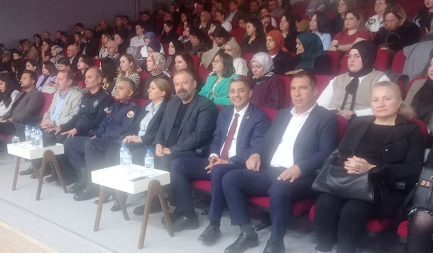 Öğretmenler Günü Gömeç’te coşkuyla kutlandı