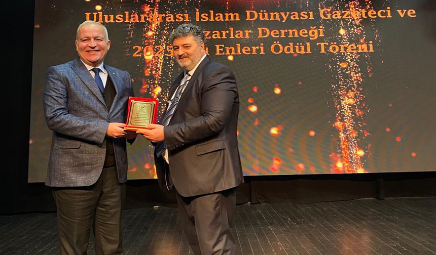 ULGAYAD ödüllerinde Yılın Bakan Yardımcısı Av. Ergüneş