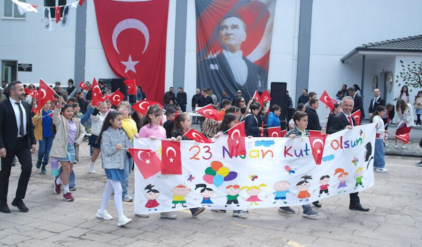 Gömeç’te 23 Nisan Coşkusu: Çocuklar Bayramı Doyasıya Kutladı
