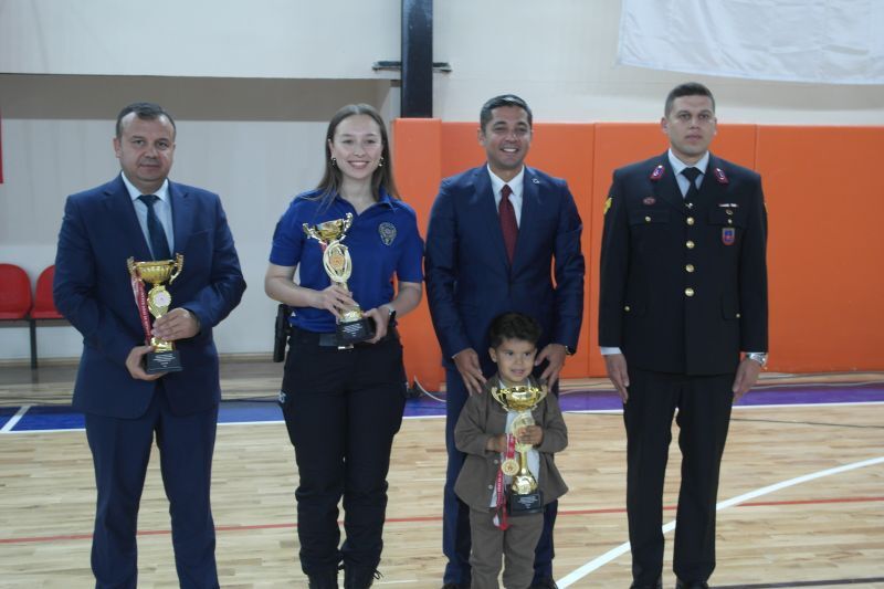 Kupa Ve Kaymakam